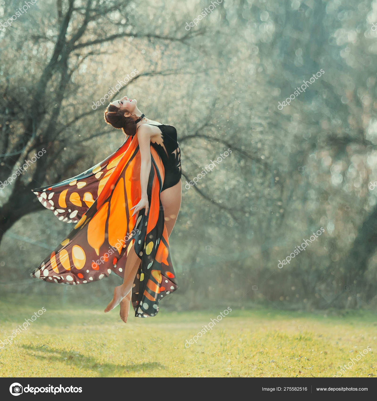 एक काले चिकन शरीर में बुना हुआ काले