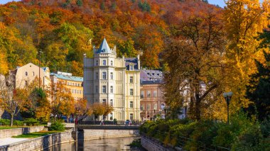 Karlovy Vary (Carlsbad), Çek Cumhuriyeti, Avrupa 'nın sonbahar manzarası