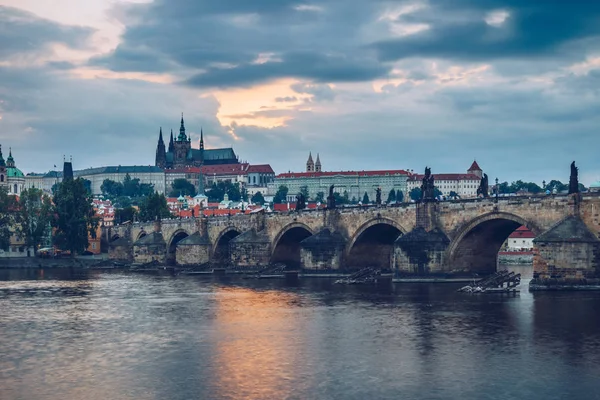 Çek Cumhuriyeti Prag Daki Charles Briç Ünlü Ikonik Görüntüsü Dünya — Stok fotoğraf