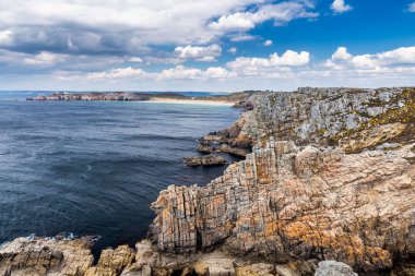 Panoramik Pointe de kalem Hir üzerinden Anse de Dinan Brittany (Bretagne), Fransa