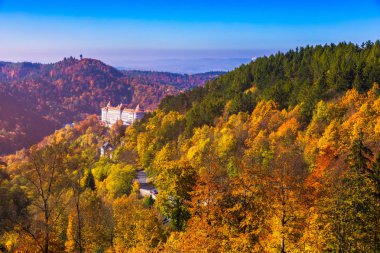 Karlovy Vary (Carlsbad), Çek Cumhuriyeti, Avrupa 'nın sonbahar manzarası