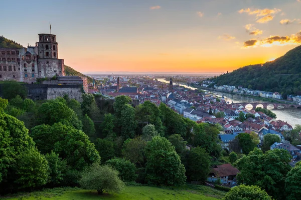 Görünümü güzel ortaçağ şehir Heidelberg, Almanya