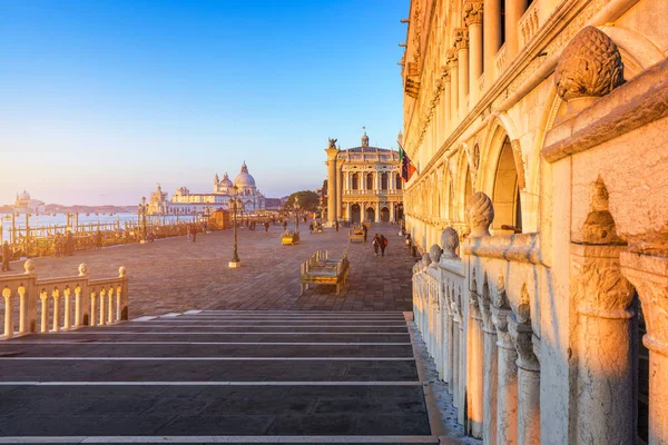 Veduta Del Canale Venezia Italia Facciate Colorate Antiche Case Veneziane — Foto Stock