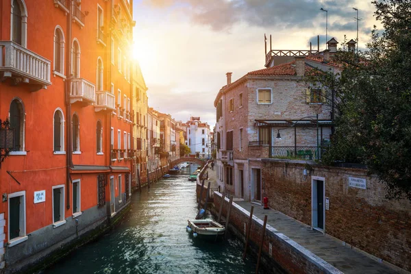 Blick Auf Den Straßenkanal Venedig Italien Bunte Fassaden Alter Venezianischer — Stockfoto