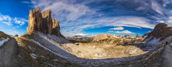 Vandringsled Tre Cime Laveredo Sjön Ängen Grönt Gräs Sommaren Blå — Stockfoto