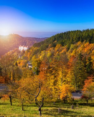 Karlovy Vary (Carlsbad), Çek Cumhuriyeti, Avrupa 'nın sonbahar manzarası