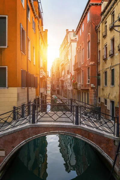 Blick Auf Den Straßenkanal Venedig Italien Bunte Fassaden Alter Venezianischer — Stockfoto