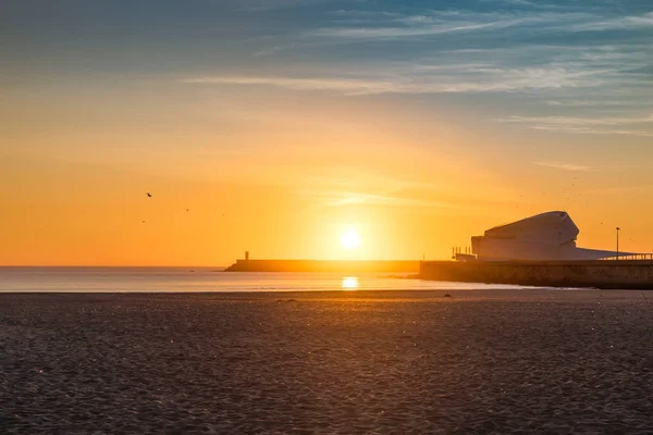 Prachtige Zonsondergang Matosinhos Strand Porto Portugal Prachtige Atlantische Oceaan Mousserende — Stockfoto