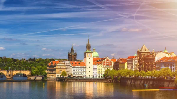 Visa Från Karlsbron Till Smetana Museum Högra Stranden Floden Moldau — Stockfoto