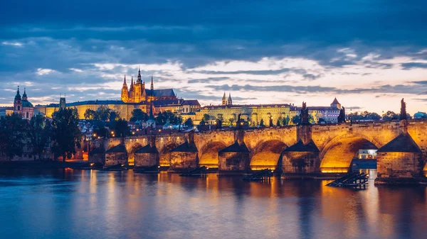 Rio Vltava Ponte Charles Praga República Checa — Fotografia de Stock