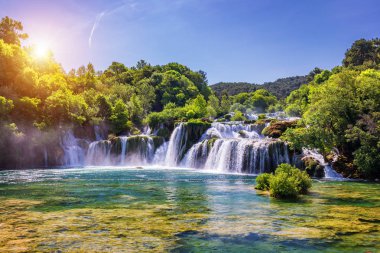Milli Park Krka, Dalmaçya, Hırvatistan, Avrupa'nın güzel Skradinski Buk şelale. Büyülü şelaleler, Milli Park Krka, bölme. Split, Hırvatistan ziyaret etmek için harika bir yer.