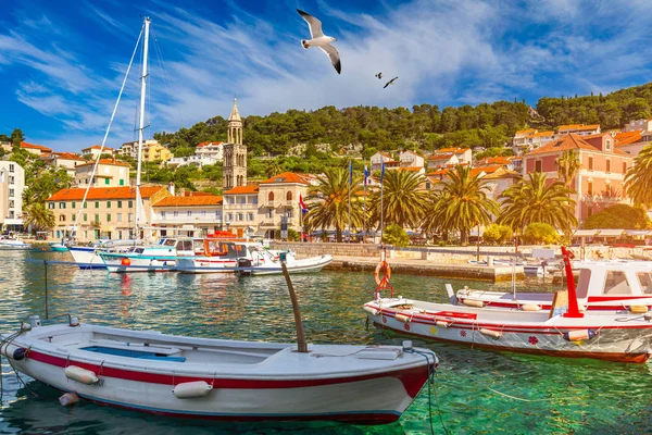 Vista Increíble Archipiélago Con Barcos Pesca Frente Ciudad Hvar Croacia — Foto de Stock