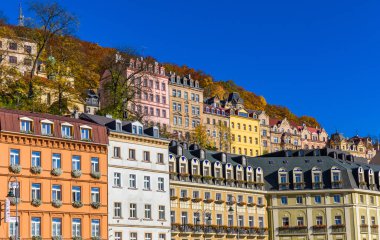 Karlovy Vary (Carlsbad), Çek Cumhuriyeti, Avrupa 'nın sonbahar manzarası
