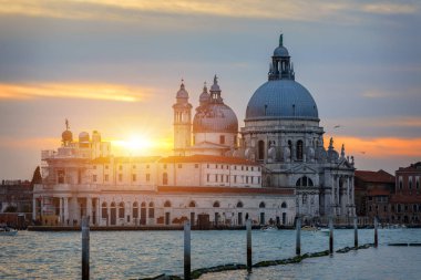 Venedik Grand canal, Basilica Santa Maria della Salute Venedik, İtalya. Mimari ve simgesel bir Venedik. Venedik kartpostal