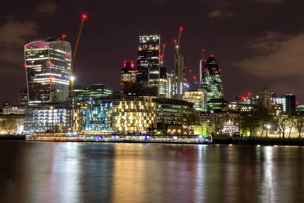 Londra ticaret bölgesinin hemen hemen panoramik manzaraya manzarası görünümü — Stok fotoğraf