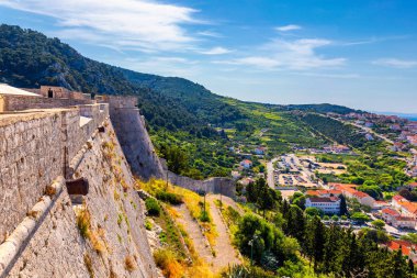 Kasaba Hvar, Hırvatistan önünde muhteşem adalar, görüntüleyin. Harb