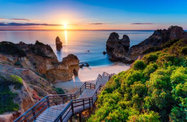 Camilo Beach (Praia do Camilo) Algarve, Portekiz turquoi ile
