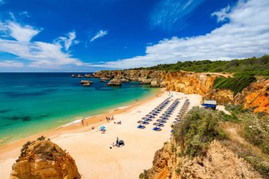 Portimao, Algarve, Portekiz'deki Barranco das Canas Plajı. Prai
