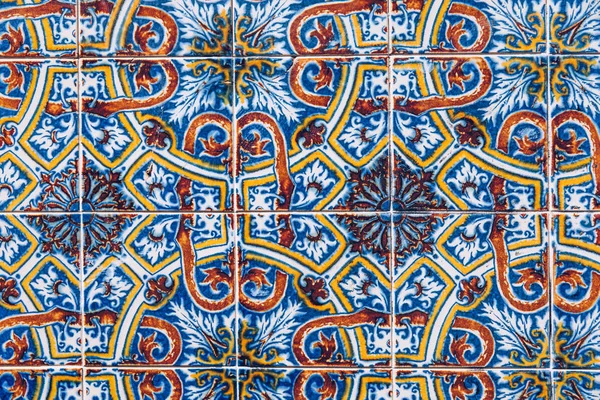 Azulejo is een vorm van Portugees of Spaans geschilderd, tin-geglazuurde, — Stockfoto