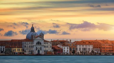 G üzerinde Le Zitelle (Santa Maria della Presentazione) kilise görünümü