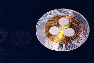 Ripple kripto para birimi (kripto para birimi). Gümüş Ripple sikke ile