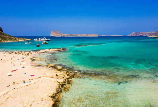 Flygfoto över Balos beach nära ön Gramvousa på Kreta. Magic — Stockfoto