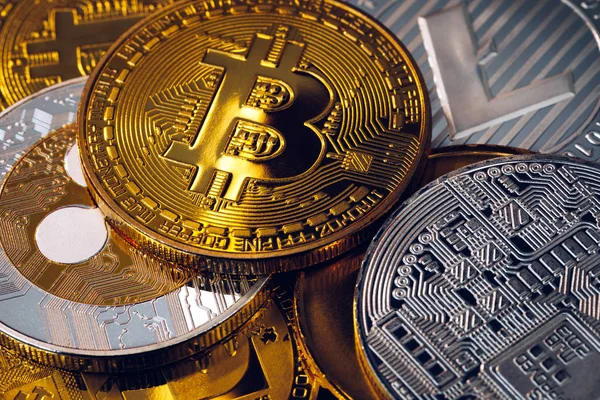 Uppsättning kryptovalutor med Bitcoin, Etherium, rippel, Litecoin — Stockfoto