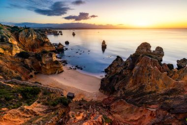 Camilo Beach (Praia do Camilo) Algarve, Portekiz turquoi ile