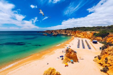 Portimao, Algarve, Portekiz'deki Barranco das Canas Plajı. Prai
