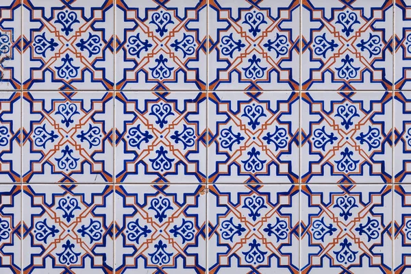 Azulejo is een vorm van Portugees of Spaans geschilderd, tin-geglazuurde, — Stockfoto