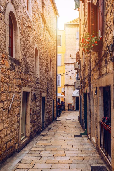 Street in Split historical center, Croatia. Beautiful square of — Stock Photo, Image