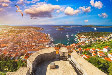 Kasaba Hvar, Hırvatistan ile önünde muhteşem adalar, görüntüleme 