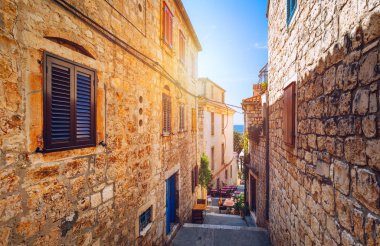 Şehirdeki Hvar, Hvar adası, Dal çiçek ile güzel sokak