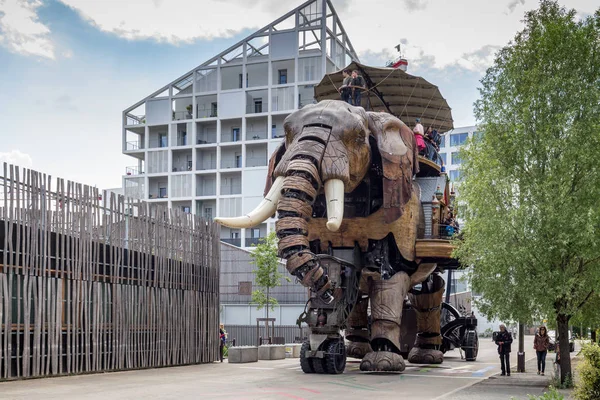 Nantes, Francia - 3 de mayo de 2017: El Gran Elefante forma parte de la — Foto de Stock