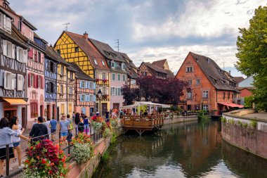 Colmar, Fransa - 27 Temmuz 2018: Colmar Eski şehir, Alsace, Fran