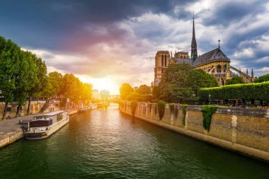 Notre Dame de Paris Katedrali, Fransa. Notre Dame de Paris Cathe