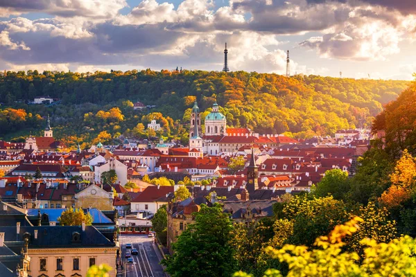 Letna Park Sonbahar görünümü, Prag, Çek Cumhuriyeti. Pra Sonbahar