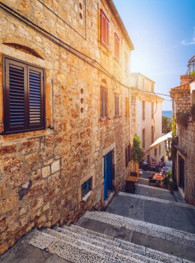 Şehirdeki Hvar, Hvar adası, Dal çiçek ile güzel sokak