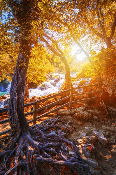 Krka national park with autumn colors of trees, famous travel de — Stock Photo, Image