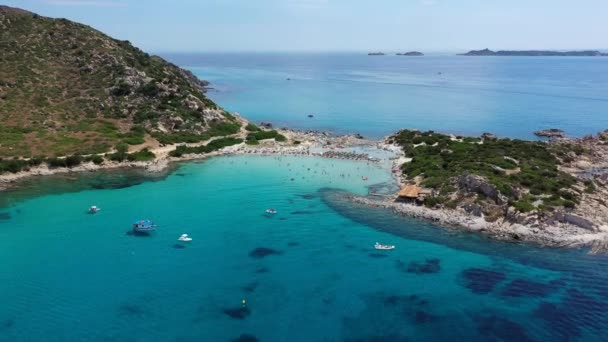 サルデーニャ島の費用 プンタモリエント半島 プンタMolentis Villasimius Sardinia Italyでの美しいビーチの眺め イタリアのサルデーニャ島プンタ モレンティスに砂浜のある美しい湾 — ストック動画