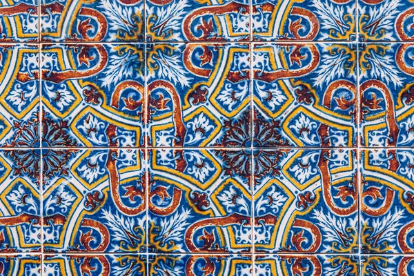 Azulejo is een vorm van Portugees of Spaans geschilderd, tin-geglazuurde, — Stockfoto