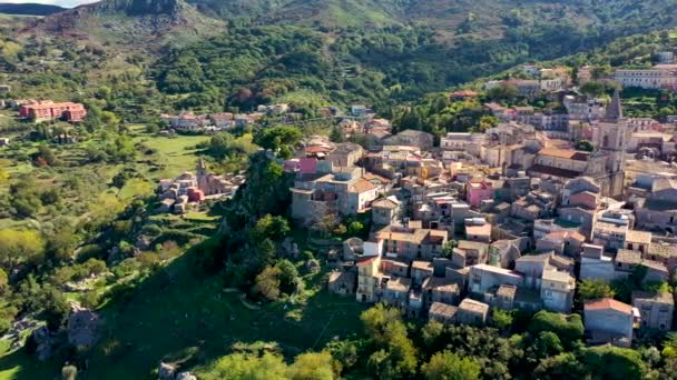 Novara Sicilia镇令人惊叹的城市景观Novara Sicilia的空中景观 意大利西西里 意大利西西里Novara Sicilia山村 — 图库视频影像