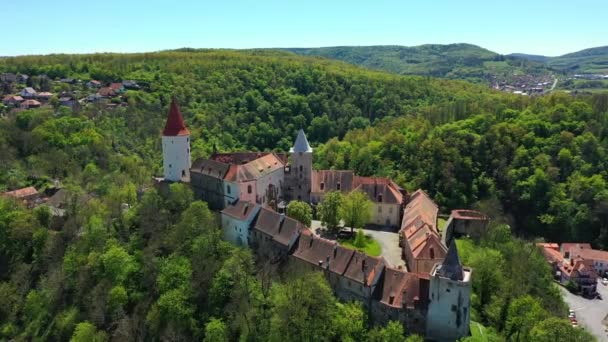 Vista Aérea Del Castillo Krivoklat República Checa Europa Famoso Castillo — Vídeos de Stock