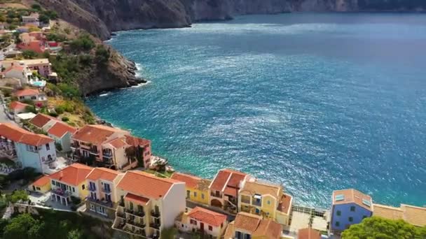 Villaggio Assos Cefalonia Grecia Turchese Baia Colorata Nel Mar Mediterraneo — Video Stock