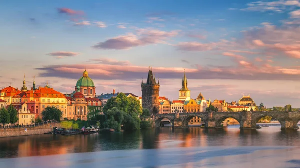 Знаменитый Знаковый Образ Карлова Моста Прага Чехия Концепция Мировых Путешествий — стоковое фото