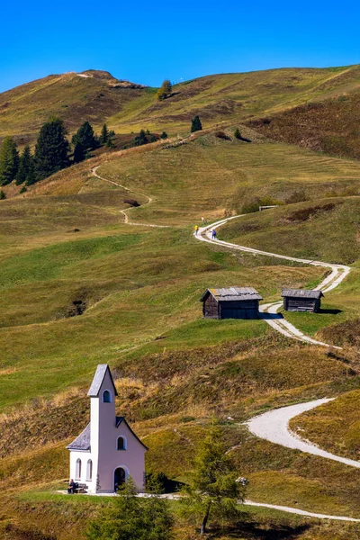 Cappella San Maurizio Passo Gardena Alto Adige Italia Vista Sul — Foto Stock