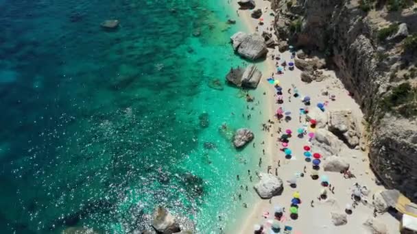 Yukarıdan Cala Mariolu Manzarası Cala Mariolu Ünlü Plajı Talya Sardinia — Stok video