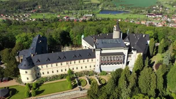 Bovenaanzicht Middeleeuws Kasteel Zbiroh Tsjechië Schilderachtig Landschap Met Imposant Middeleeuws — Stockvideo