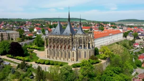 Vista Kutna Hora Com Igreja Santa Bárbara Património Mundial Unesco — Vídeo de Stock