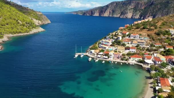 Vesnice Assos Kefalonii Řecko Tyrkysově Zbarvený Záliv Středozemním Moři Krásnými — Stock video